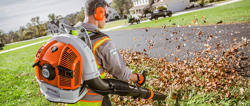 Преимущества использования воздуходувки STIHL в саду Преимущества использования воздуходувки STIHL в саду